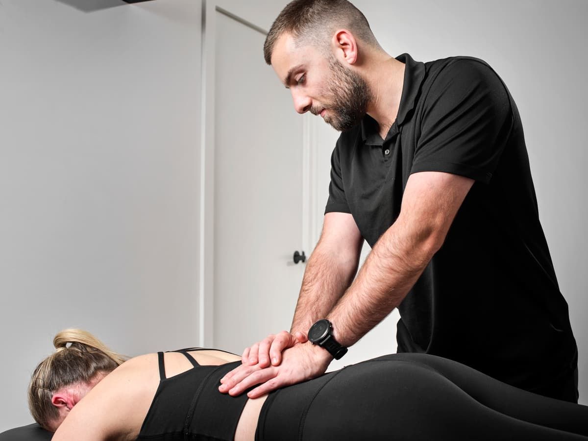 Hands-on osteopathic treatment at the Matrix clinic
